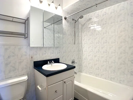 Rented by Triplemint | media 9