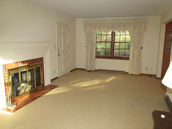 3rd image of 355 Marian Lake Blvd