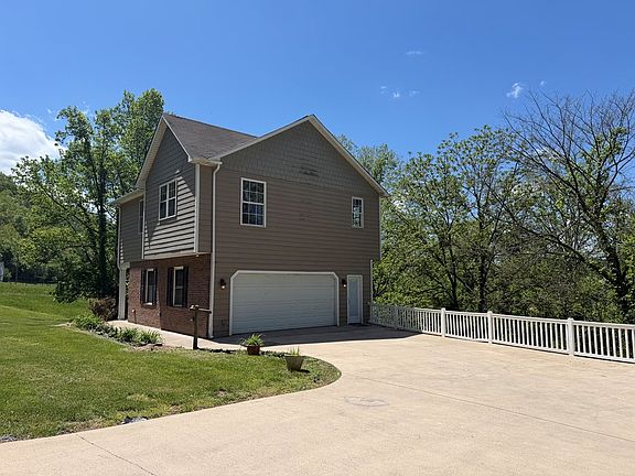 5th image of 373 River Rd