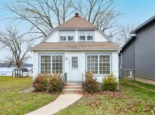 7138 Loomis Rd S, Waterford, WI 53185