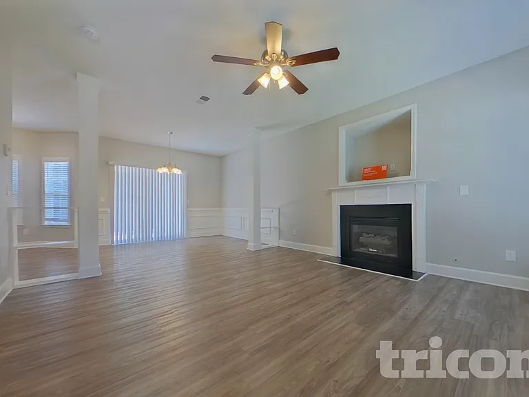 134 Summer Pines Dr — Photo 2