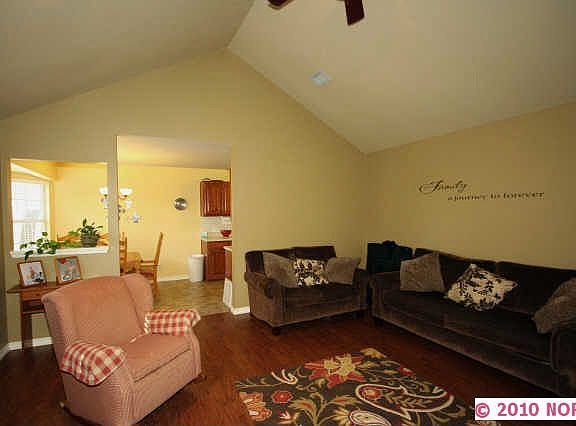 5th image of 1100 E 131st Pl