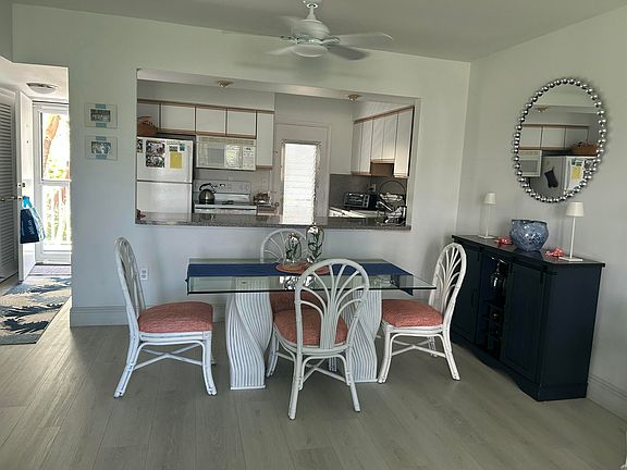5th image of 2760 Banyan Rd APT 25A