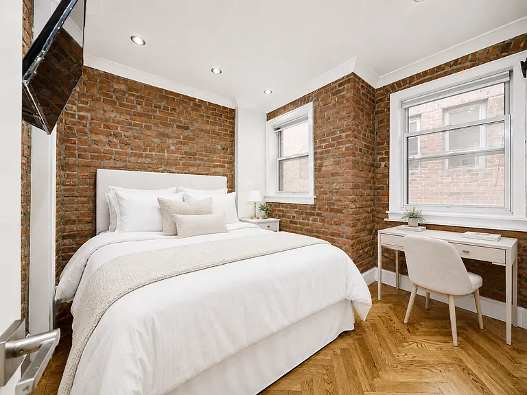 162 W 13th St #41 — Photo 4
