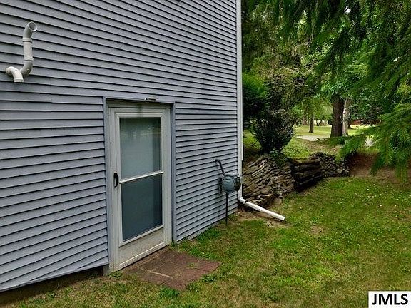 4th image of 708 Fernwood Ave