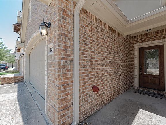 2nd image of 1408 Crescent Ridge Dr