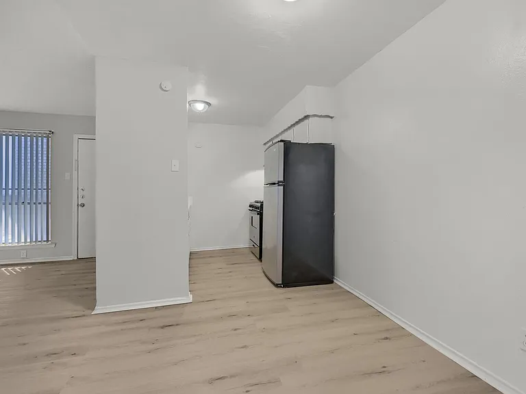 3200 W Walnut St — Photo 14