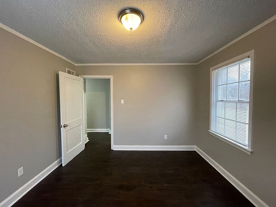 1st image of 134 Eastview Dr #134