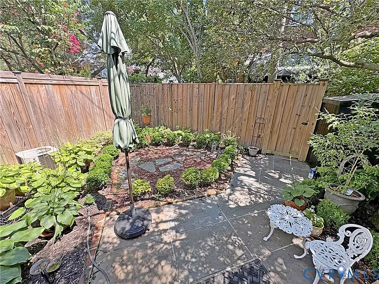 2004 Hanover Ave — Photo 16