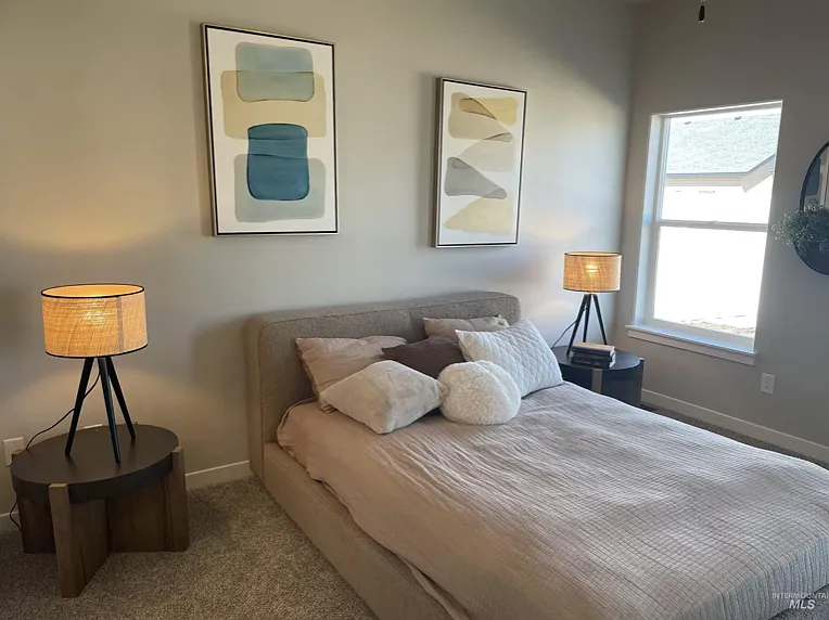 1122 Crestview Dr — Photo 10