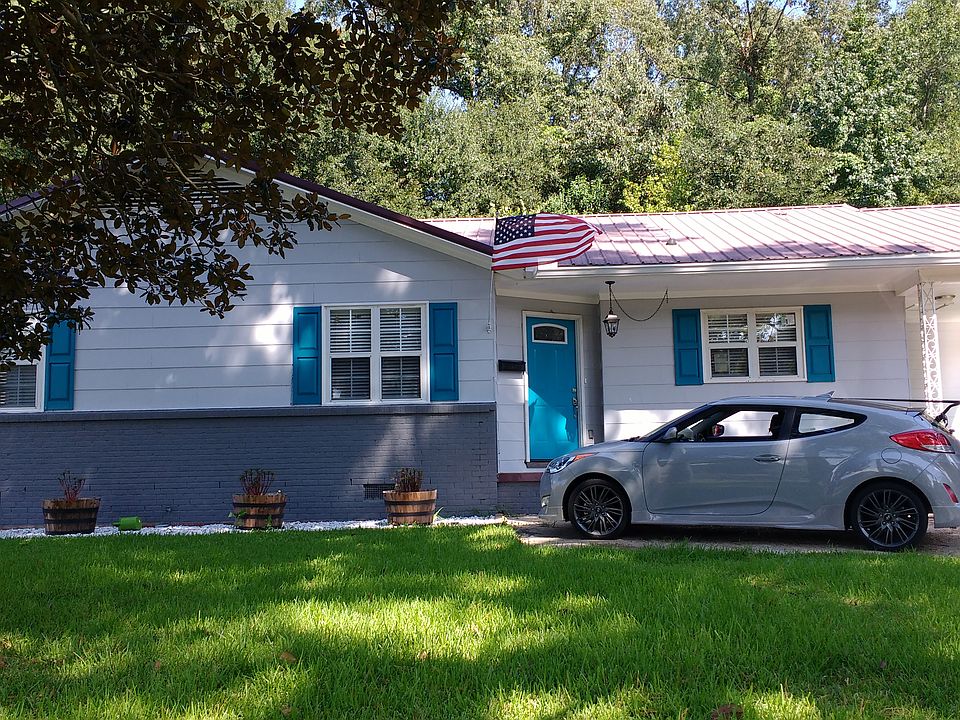 1st image of 1722 Eisenhower Dr