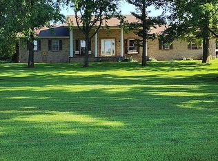 6488 N Mill Spring Ln, Waltonville, IL 62894