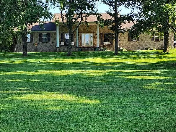 6488 N Mill Spring Ln, Waltonville, IL 62894