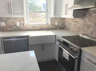 122 Hamilton Ave, Massapequa, NY 11758