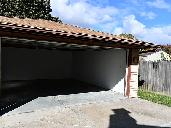 3rd image of 39240 Northampton St