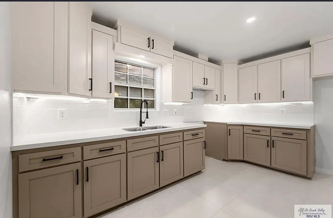 3 bed, 1276 sqft, $1,900 — Photo 4