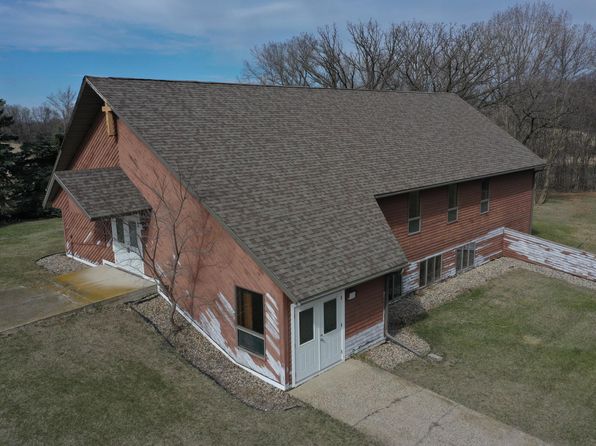 521 Central Ave, Sunburg, MN 56289