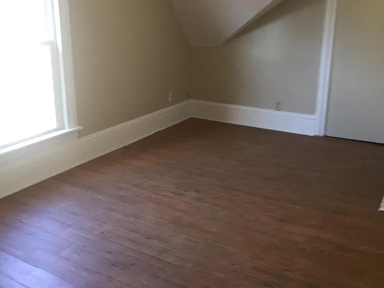506 W Franklin St — Photo 7