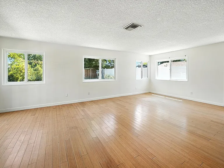 8846 Laramie Ave — Photo 25