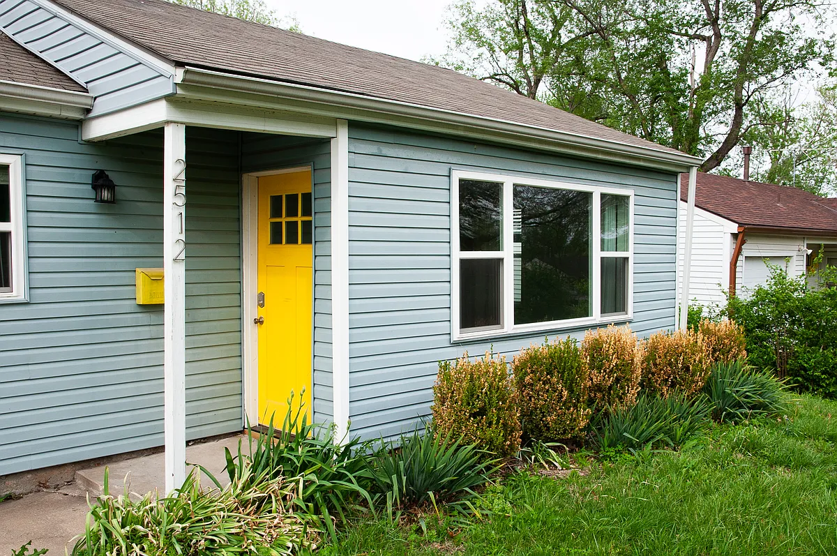 Building Photo - 2512 Century Dr