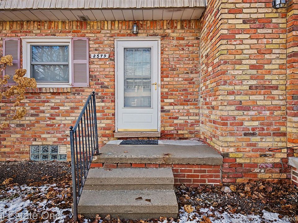 1st image of 2579 Kingstowne Dr