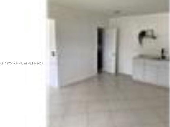 4th image of 18071 NE 9th Ct #B