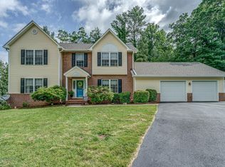 4870 Hickory Ridge Ct, Roanoke, VA 24018
