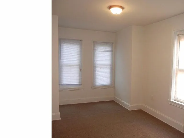 2522 W Montgomery Ave — Photo 6