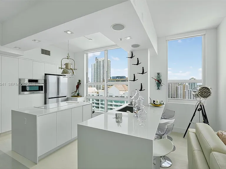 1155 Brickell Bay Dr #Penthouse 210 — Photo 2