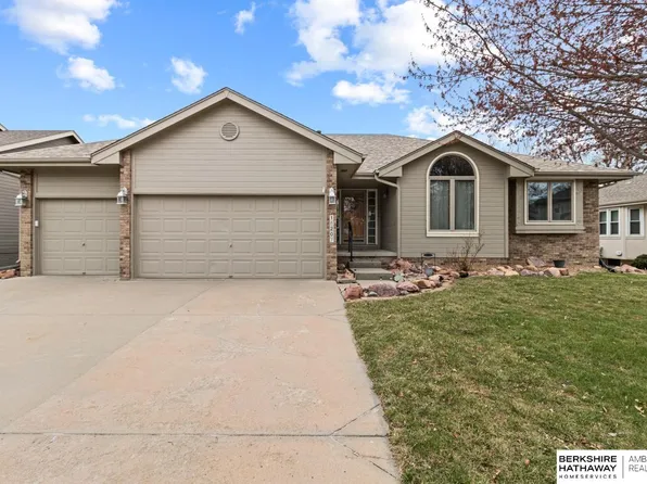 16207 Josephine St, Omaha, NE 68136