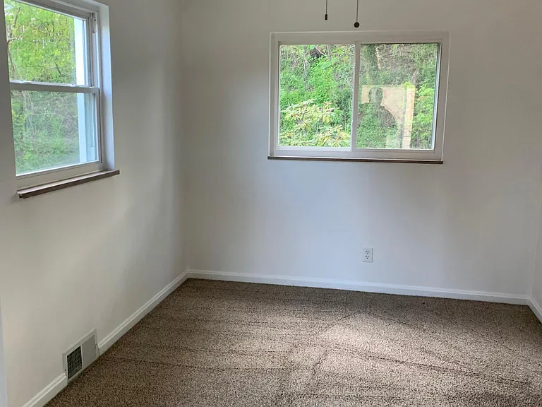 172 Morrison Dr — Photo 4