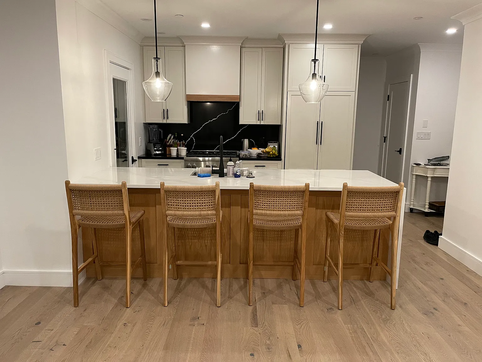2 bed, 1168 sqft, $4,500 — Photo 2