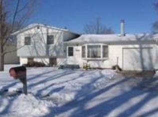 1233 E 5th St, Hastings, NE 68901