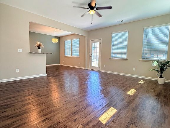 4th image of 334 Bradley Bend Dr