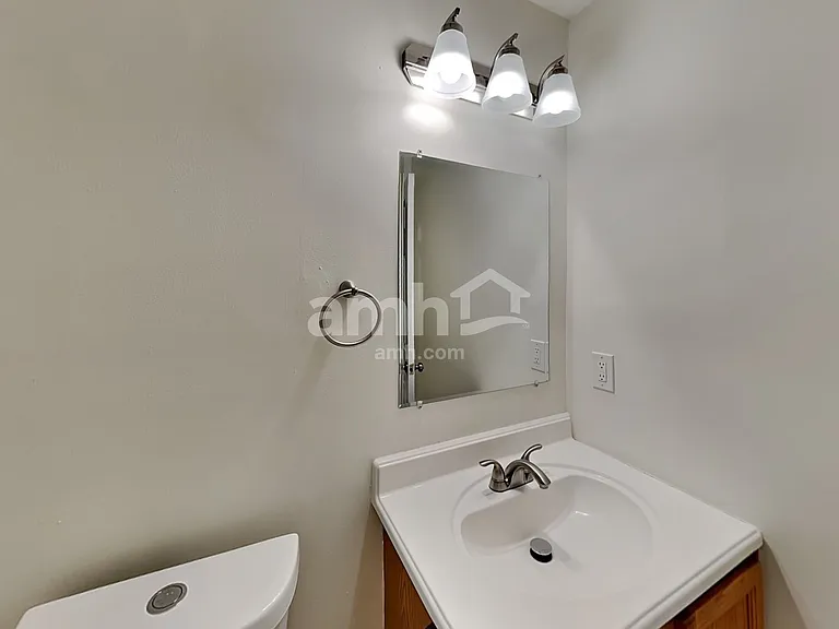 640 Norfolk Sq S — Photo 14