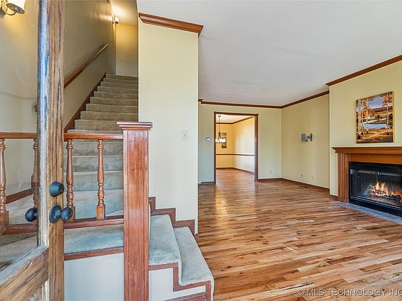 5th image of 1629 S Lewis Ave #2