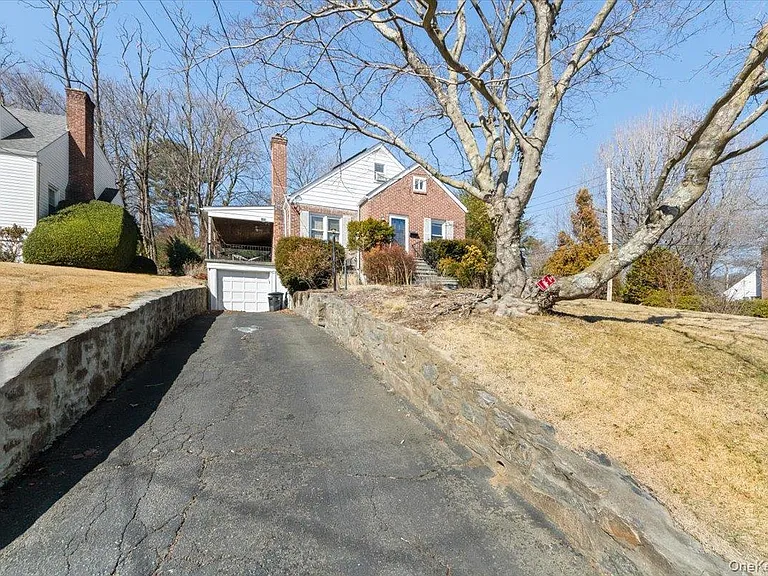 10 Taft Ln — Photo 2