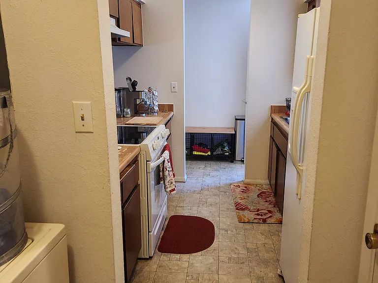 backdoor at laundry room to kitchen