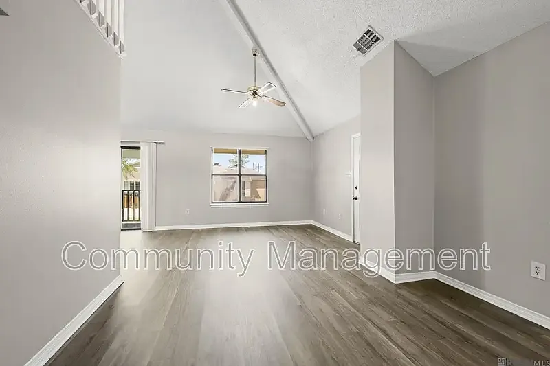 1 bed, 1.0 bath, 1032 sqft, $1,135 — Photo 4