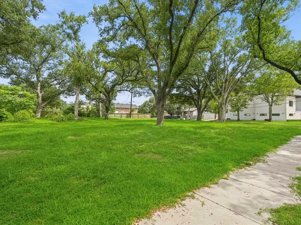 4827 Braesvalley Dr, Houston, TX 77096