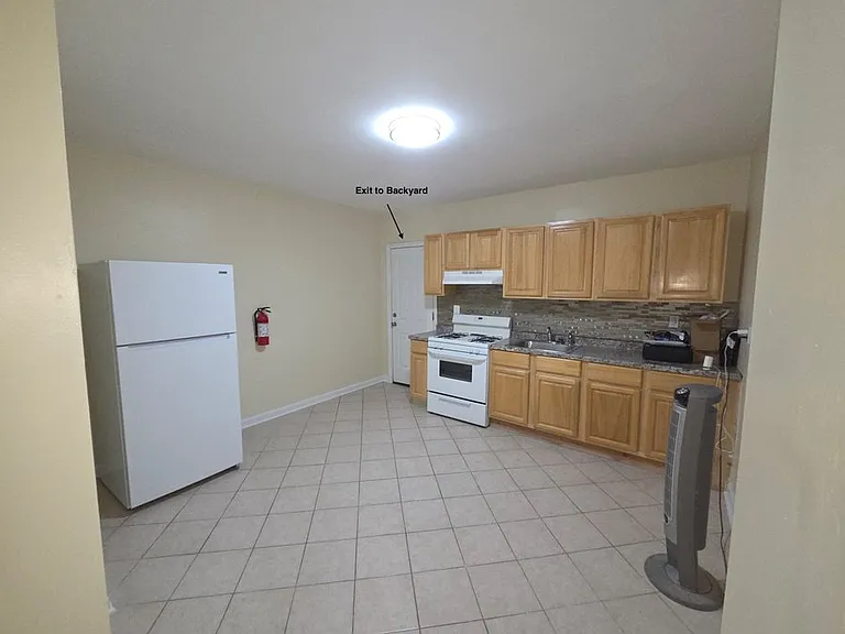 202 Pierson St #1 — Photo 9