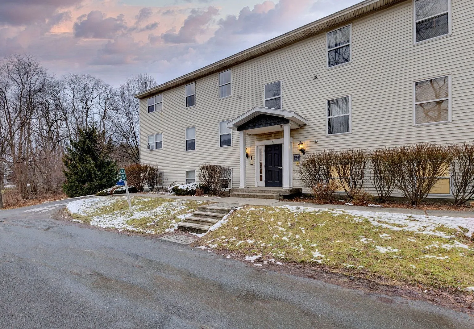 2 bed, 1.0 bath, $1,650 — Photo 1