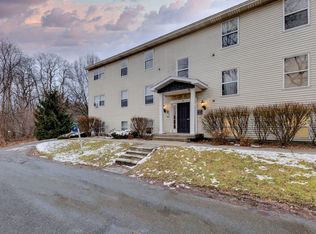 2-4 Horizon View Dr W #10, East Greenbush, NY 12061