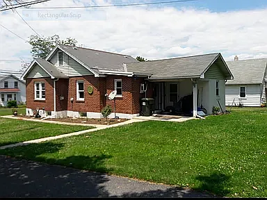 3 bed, 1300 sqft, $2,199 — Photo 2