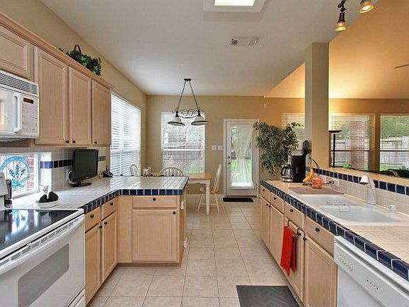 4th image of 1219 Asherton Way