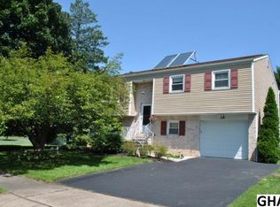 18 W Schoolside Dr, Mechanicsburg, PA 17055