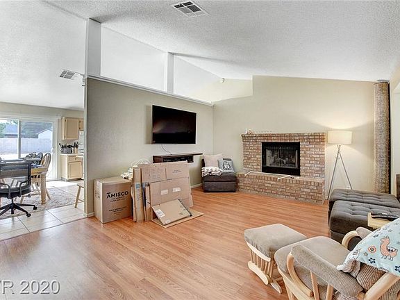 4th image of 4711 Steeplechase Ave
