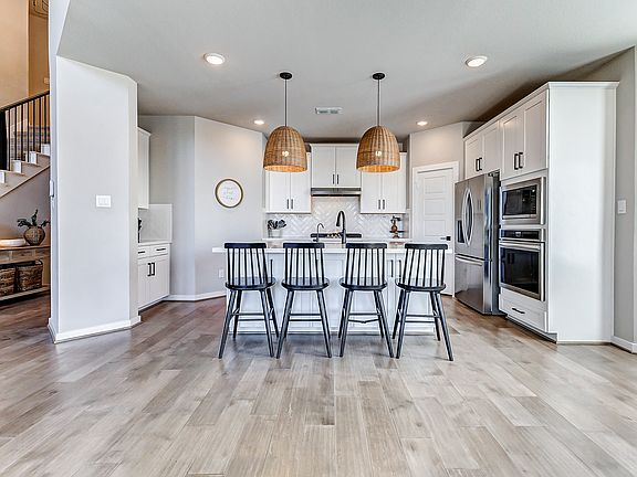 3rd image of 31430 Vineyard Creek Dr