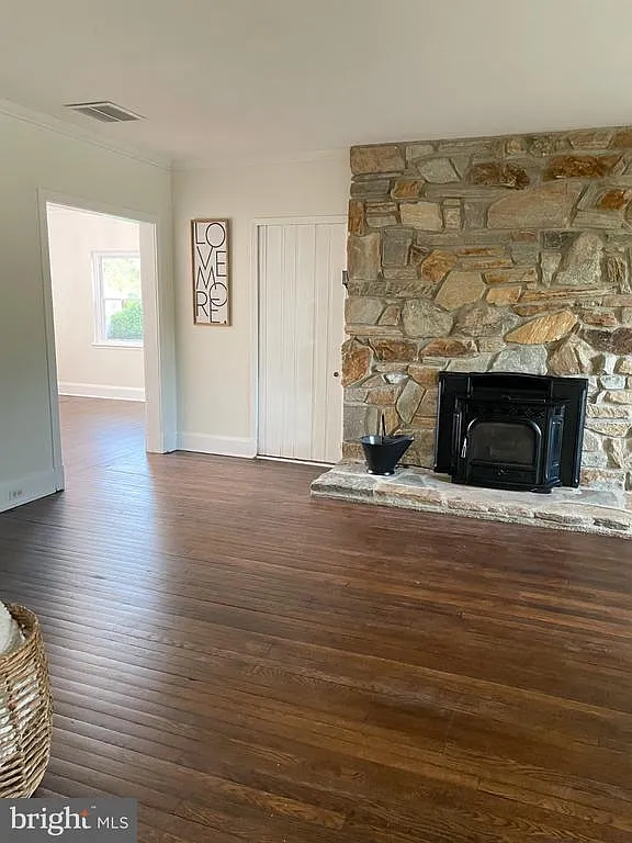 5 bed, 5.0 bath, 2357 sqft, $3,100 — Photo 4