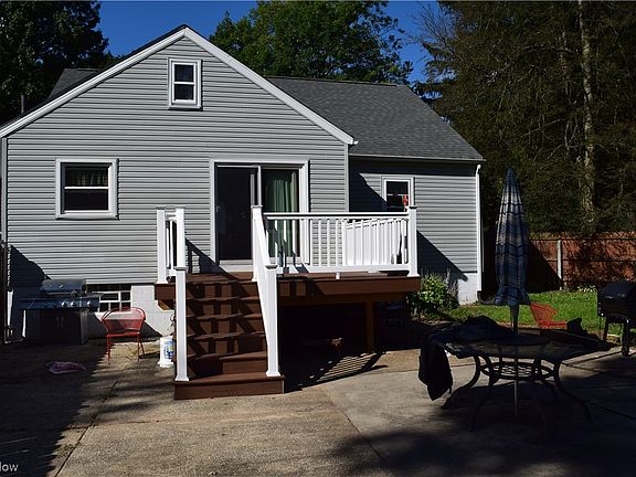3rd image of 1194 Midland Ave